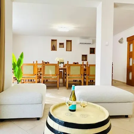 Szofia - 2 Bedroom Apartment Veszprem